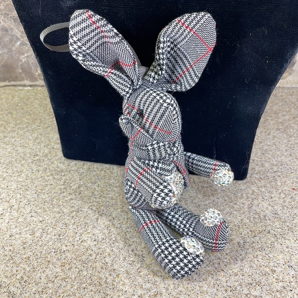 HOUNDSTOOTH BUNNY!  BLACK/WHITE/STRIPE OF RED & RHINESTONES - Picture 6 of 10